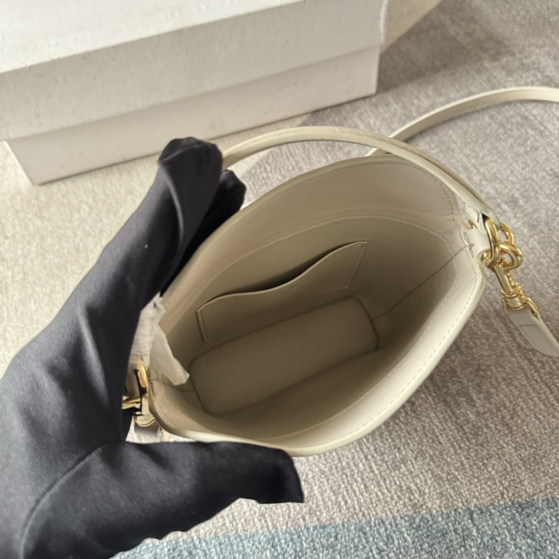 Ce1i*e bucket bags